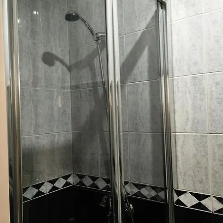 Housetik Loios * פורטו
