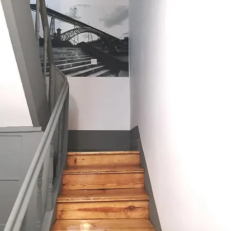 Housetik Loios *